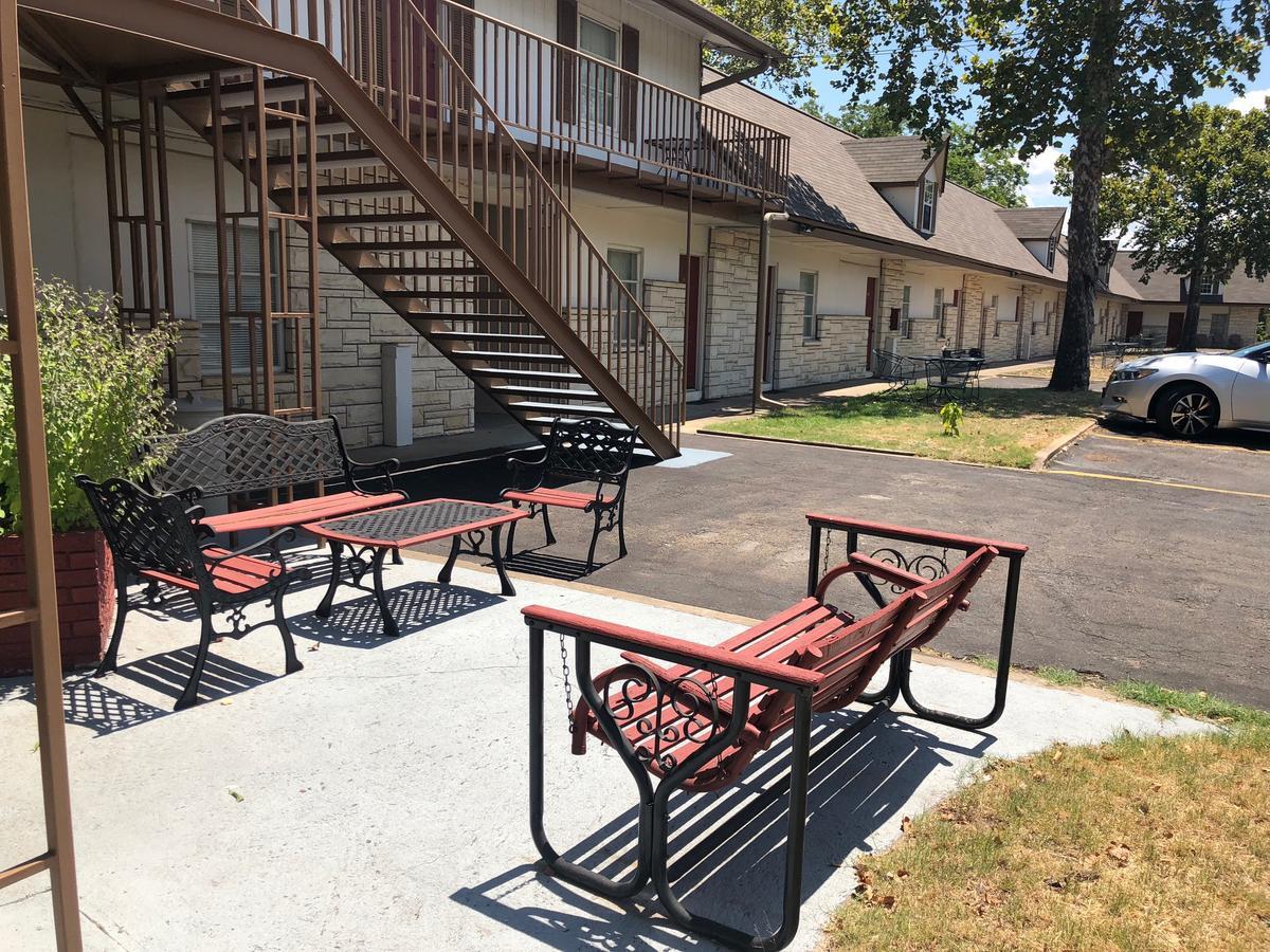 Azure Hills Inn&Suites Fredericksburg Exterior foto