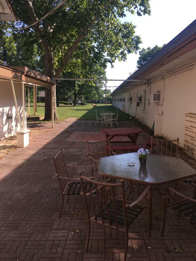 Azure Hills Inn&Suites Fredericksburg Exterior foto